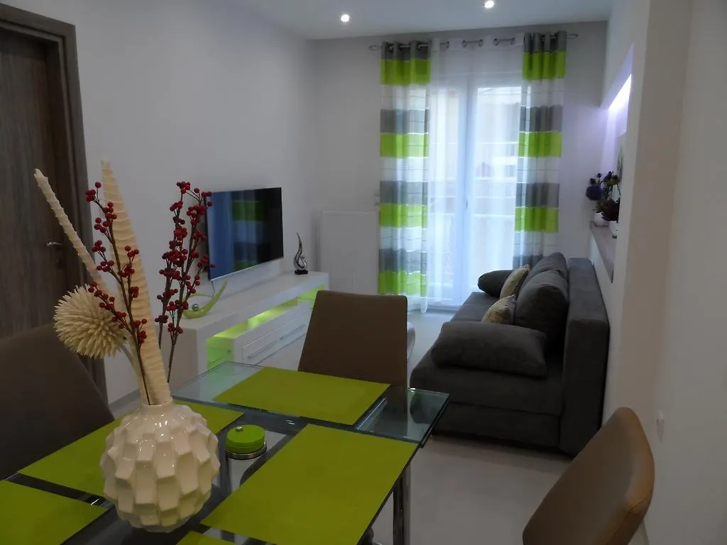 Laura Deluxe Apartment Thessaloniki