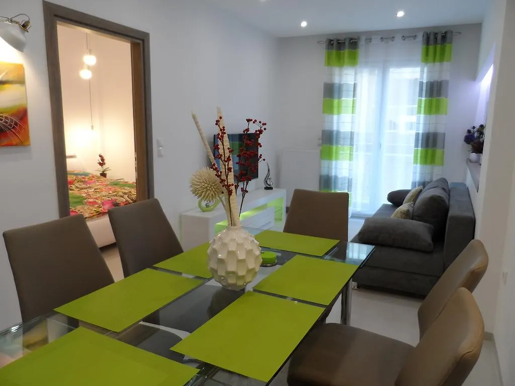 Laura Deluxe Apartment Thessaloníki